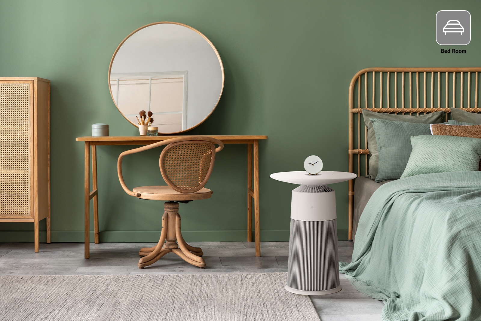 The product is placed next to the bed in the bedroom where the color stands out. A watch is placed on the product, so it is used like a narrow table.